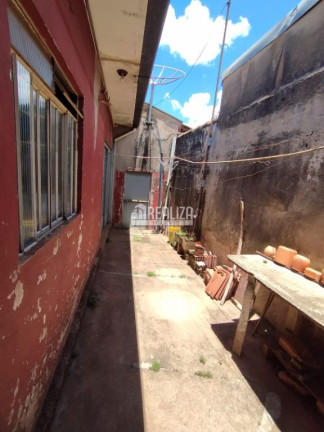 Imagem Casa com 4 Quartos à Venda, 200 m² em Fabrício - Uberaba Imagem Casa com 4 Quartos à Venda, 200 m² em Fabrício - Uberaba
