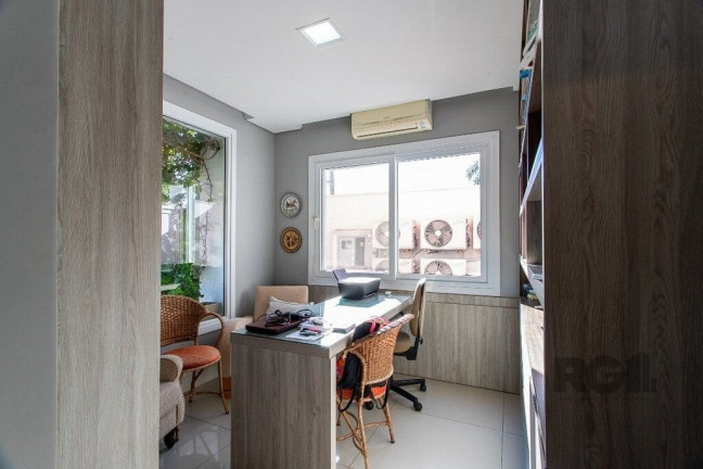 Imagem Imóvel com 4 Quartos à Venda, 219 m² em Belém Novo - Porto Alegre