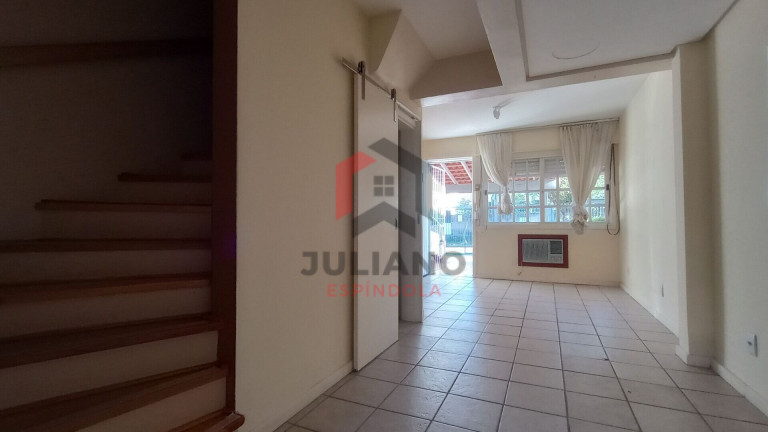 Imagem Casa com 2 Quartos à Venda, 101 m² em Jardim Itu - Porto Alegre Imagem Casa com 2 Quartos à Venda, 101 m² em Jardim Itu - Porto Alegre