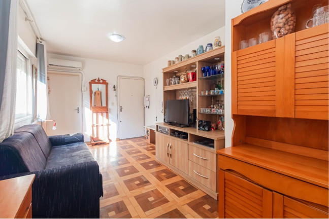 Imagem Imóvel com 1 Quarto à Venda, em Auxiliadora - Porto Alegre Imagem Imóvel com 1 Quarto à Venda, em Auxiliadora - Porto Alegre
