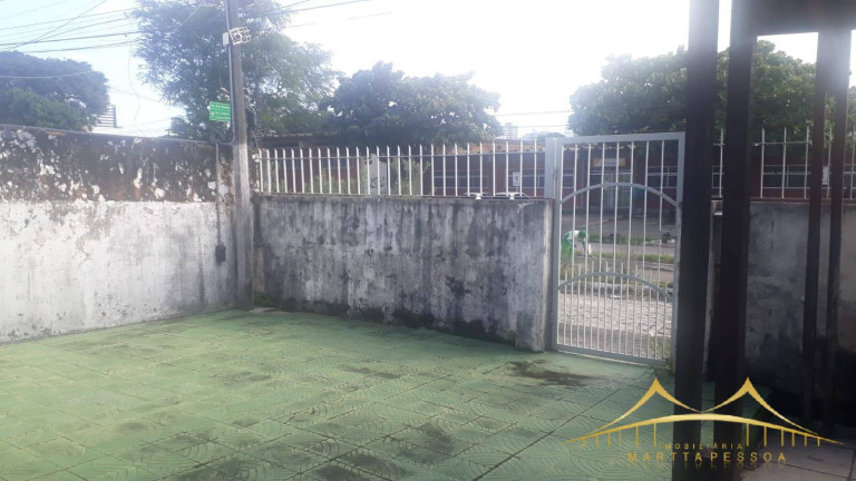 Imagem Casa com 5 Quartos à Venda, 214 m² em Lagoa Nova - Natal