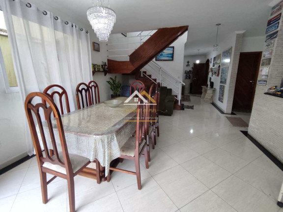Imagem Casa com 3 Quartos à Venda, 200 m² em Canto Do Forte - Praia Grande Imagem Casa com 3 Quartos à Venda, 200 m² em Canto Do Forte - Praia Grande