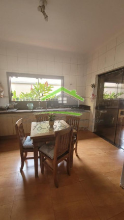 Imagem Casa de Condomínio com 4 Quartos à Venda, 300 m² em Centro - Cravinhos Imagem Casa de Condomínio com 4 Quartos à Venda, 300 m² em Centro - Cravinhos