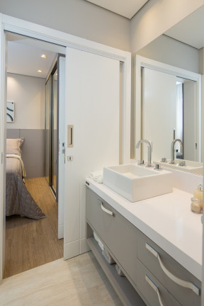 Imagem Apartamento com 4 Quartos à Venda, 143 m² em Centro - Balneário Camboriú Imagem Apartamento com 4 Quartos à Venda, 143 m² em Centro - Balneário Camboriú