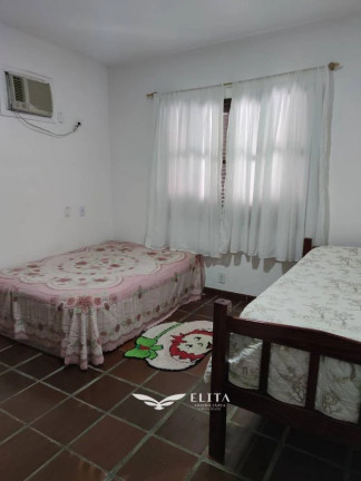 Imagem Casa com 6 Quartos à Venda, em Itajuba - Barra Velha Imagem Casa com 6 Quartos à Venda, em Itajuba - Barra Velha