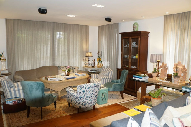 Imagem Casa com 3 Quartos à Venda, 650 m² em Morumbi - São Paulo Imagem Casa com 3 Quartos à Venda, 650 m² em Morumbi - São Paulo