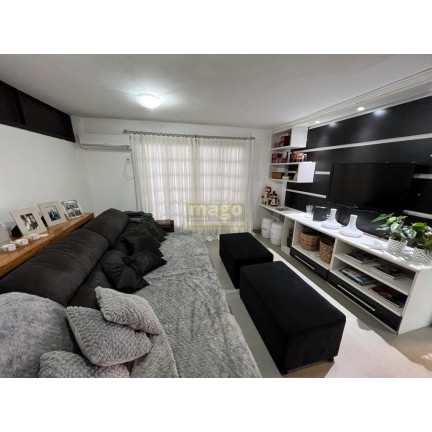 Imagem Casa com 3 Quartos à Venda, 380 m² em Ariribá - Balneário Camboriú