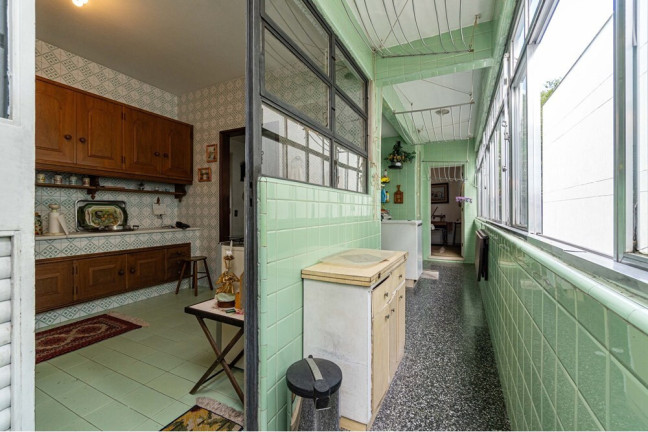 Imagem Imóvel com 4 Quartos à Venda, 277 m² em Auxiliadora - Porto Alegre Imagem Imóvel com 4 Quartos à Venda, 277 m² em Auxiliadora - Porto Alegre