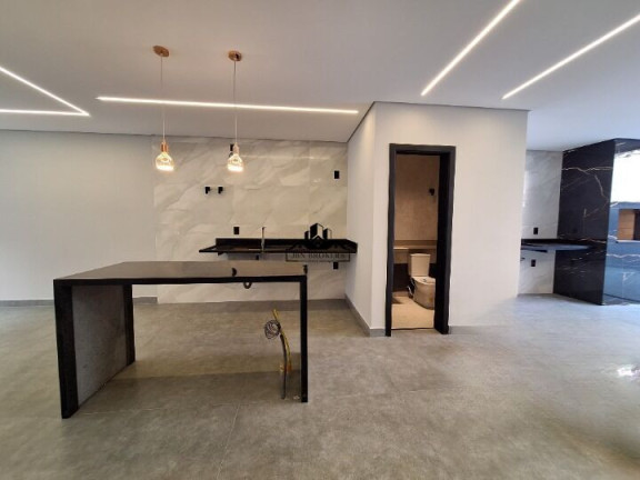 Imagem Sobrado com 3 Quartos à Venda, 211 m² em Vila Floresta - Santo André