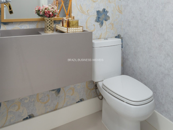 Imagem Imóvel com 3 Quartos à Venda, 122 m² em Centro - Balneário Camboriú Imagem Imóvel com 3 Quartos à Venda, 122 m² em Centro - Balneário Camboriú