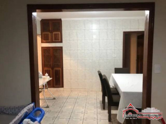 Imagem Casa com 3 Quartos à Venda, em Centro - Jacareí Imagem Casa com 3 Quartos à Venda, em Centro - Jacareí