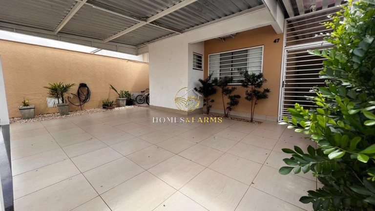 Imagem Casa com 3 Quartos à Venda, 130 m² em Jardim Novo Mundo - Goiânia Imagem Casa com 3 Quartos à Venda, 130 m² em Jardim Novo Mundo - Goiânia