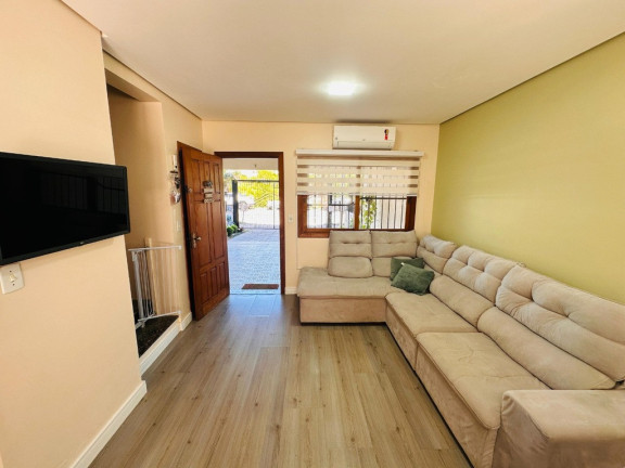 Imagem Casa com 3 Quartos à Venda, 215 m² em Hípica - Porto Alegre Imagem Casa com 3 Quartos à Venda, 215 m² em Hípica - Porto Alegre