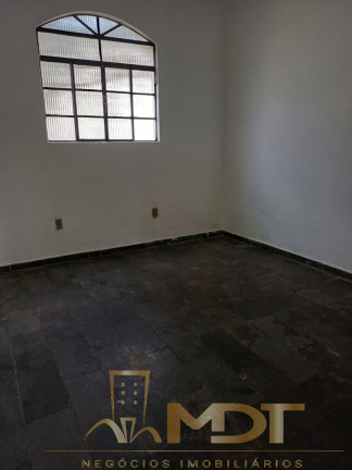Imagem Casa com 3 Quartos à Venda, 120 m² em Copacabana - Belo Horizonte Imagem Casa com 3 Quartos à Venda, 120 m² em Copacabana - Belo Horizonte