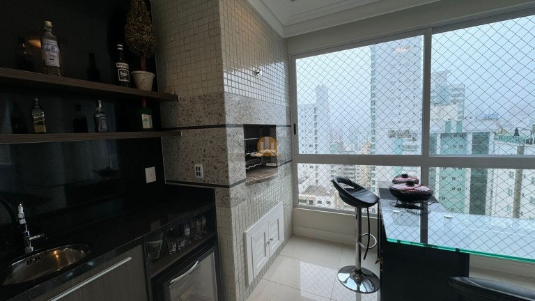 Imagem Imóvel com 3 Quartos à Venda, 223 m² em Centro - Balneário Camboriú Imagem Imóvel com 3 Quartos à Venda, 223 m² em Centro - Balneário Camboriú
