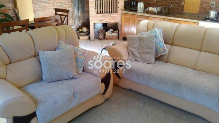 Imagem Sobrado com 4 Quartos à Venda, 147 m² em Centro - Pelotas Imagem Sobrado com 4 Quartos à Venda, 147 m² em Centro - Pelotas