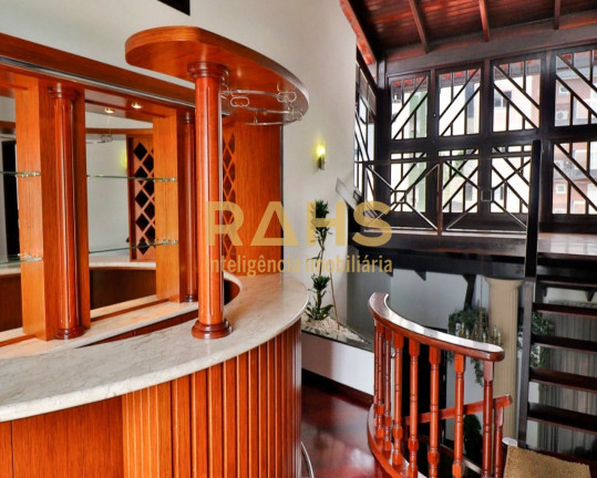 Imagem Casa com 6 Quartos à Venda, 400 m² em Costa E Silva - Joinville Imagem Casa com 6 Quartos à Venda, 400 m² em Costa E Silva - Joinville