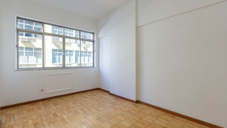 Imagem Imóvel com 3 Quartos à Venda, 128 m² em Copacabana - Rio De Janeiro Imagem Imóvel com 3 Quartos à Venda, 128 m² em Copacabana - Rio De Janeiro