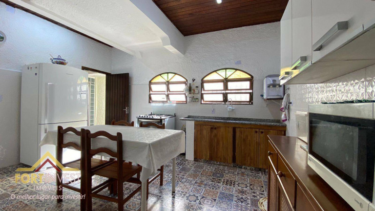 Imagem Imóvel com 5 Quartos à Venda, 200 m² em Canto Do Forte - Praia Grande Imagem Imóvel com 5 Quartos à Venda, 200 m² em Canto Do Forte - Praia Grande