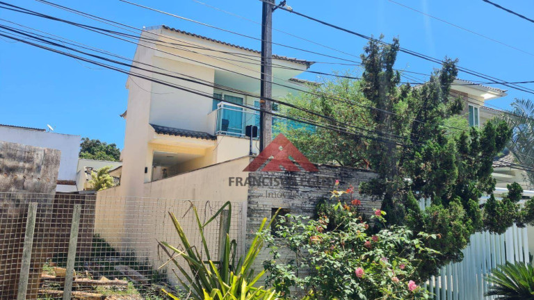 Imagem Casa com 3 Quartos à Venda, 242 m² em Camboinhas - Niterói Imagem Casa com 3 Quartos à Venda, 242 m² em Camboinhas - Niterói