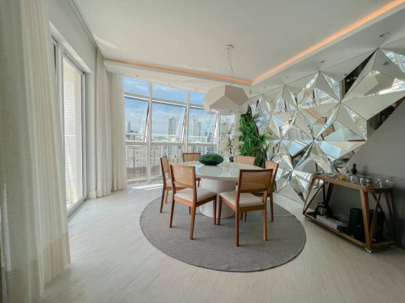 Imagem Apartamento com 3 Quartos para Alugar, 130 m² em Centro - Balneário Camboriú