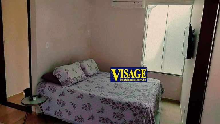Imagem Casa com 3 Quartos à Venda, em Centro - Jacareí Imagem Casa com 3 Quartos à Venda, em Centro - Jacareí