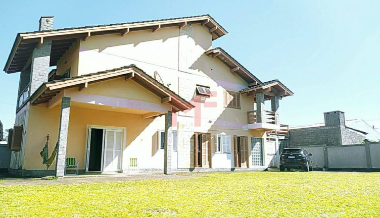 Imagem Sobrado com 4 Quartos à Venda, em Capão Da Canoa Imagem Sobrado com 4 Quartos à Venda, em Capão Da Canoa