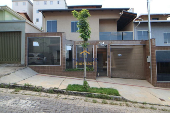 Imagem Casa com 3 Quartos à Venda, 184 m² em Diamante (barreiro) - Belo Horizonte Imagem Casa com 3 Quartos à Venda, 184 m² em Diamante (barreiro) - Belo Horizonte
