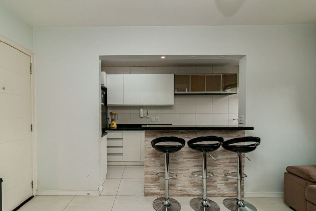 Imagem Apartamento com 3 Quartos à Venda, 63 m² em Santo Antônio - Porto Alegre Imagem Apartamento com 3 Quartos à Venda, 63 m² em Santo Antônio - Porto Alegre