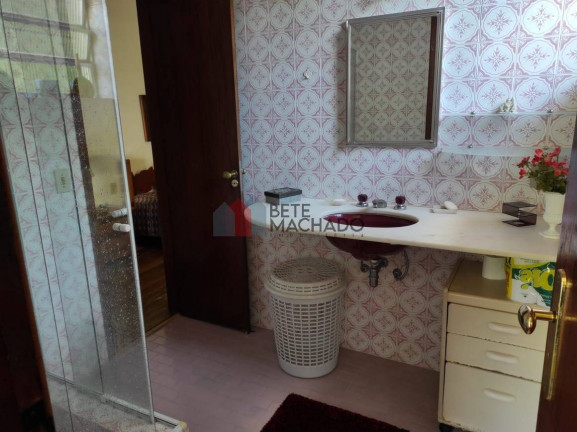 Imagem Casa com 3 Quartos à Venda, 210 m² em Albuquerque - Teresópolis