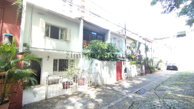 Imagem Casa com 2 Quartos à Venda, 85 m² em Pinheiros - São Paulo Imagem Casa com 2 Quartos à Venda, 85 m² em Pinheiros - São Paulo