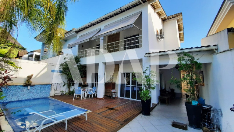 Imagem Casa com 3 Quartos à Venda, 180 m² em Vargem Pequena - Rio De Janeiro
