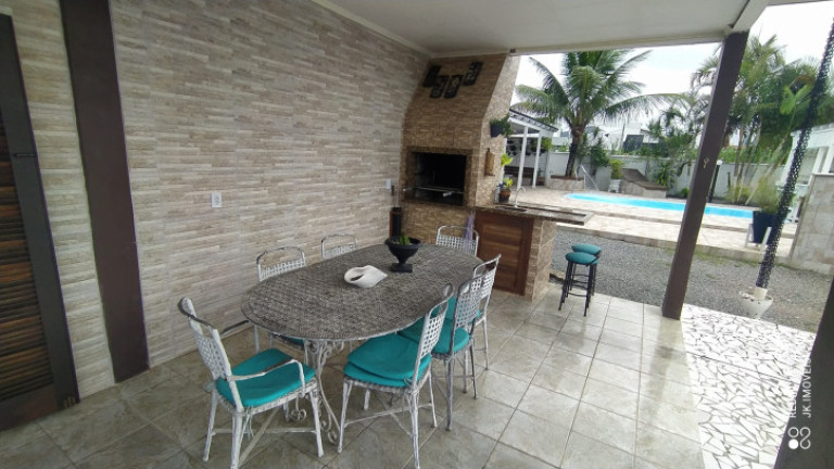 Imagem Sobrado com 4 Quartos para Temporada, 350 m² em Balneário Mariluz - Itapoá Imagem Sobrado com 4 Quartos para Temporada, 350 m² em Balneário Mariluz - Itapoá