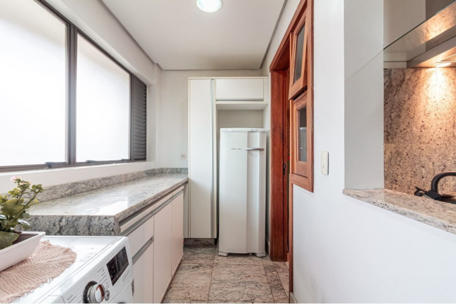 Imagem Imóvel com 4 Quartos à Venda, em Petrópolis - Porto Alegre Imagem Imóvel com 4 Quartos à Venda, em Petrópolis - Porto Alegre