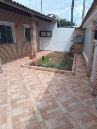 Imagem Casa com 3 Quartos à Venda, 320 m²