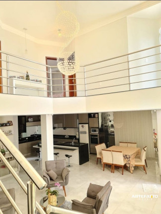 Imagem Sobrado com 3 Quartos à Venda, 205 m² Imagem Sobrado com 3 Quartos à Venda, 205 m²