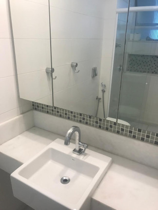 Imagem Imóvel com 4 Quartos à Venda, 140 m² em Icaraí - Niterói Imagem Imóvel com 4 Quartos à Venda, 140 m² em Icaraí - Niterói