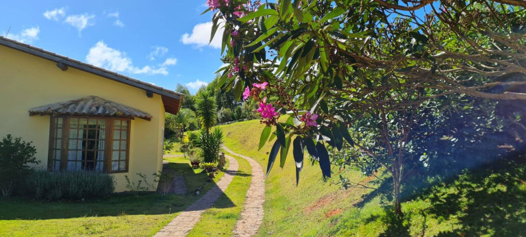 Imagem Chácara com 3 Quartos à Venda, 24.000 m² em Pedra Bela Imagem Chácara com 3 Quartos à Venda, 24.000 m² em Pedra Bela
