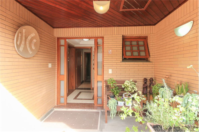 Imagem Casa com 4 Quartos à Venda, em Santa Tereza - Porto Alegre Imagem Casa com 4 Quartos à Venda, em Santa Tereza - Porto Alegre