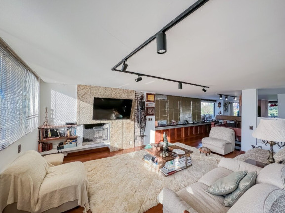 Imagem Imóvel com 3 Quartos à Venda, 323 m² em Moinhos De Vento - Porto Alegre Imagem Imóvel com 3 Quartos à Venda, 323 m² em Moinhos De Vento - Porto Alegre