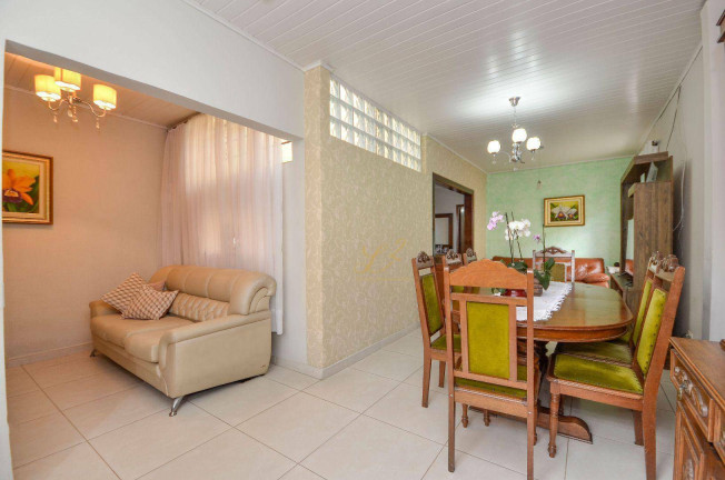 Imagem Casa com 4 Quartos à Venda, 193 m² em água Verde - Curitiba Imagem Casa com 4 Quartos à Venda, 193 m² em água Verde - Curitiba