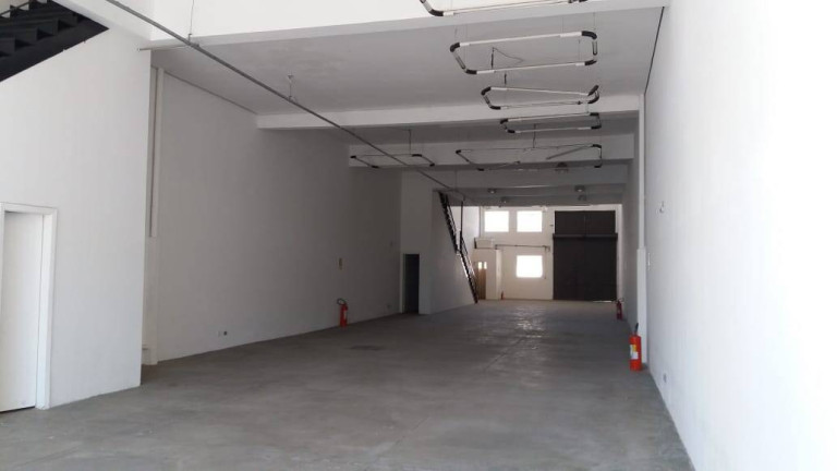 Imagem Galpão para Alugar, 950 m² em Alphaville Industrial - Barueri Imagem Galpão para Alugar, 950 m² em Alphaville Industrial - Barueri