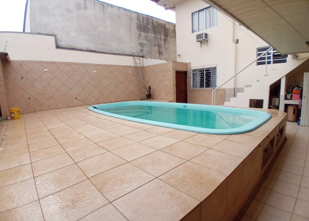 Imagem Sobrado com 9 Quartos à Venda, 456 m² em Cajuru - Curitiba