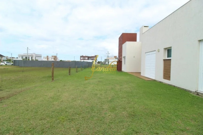 Imagem Casa de Condomínio com 3 Quartos à Venda, 200 m² em Atlantida Sul - Osorio Imagem Casa de Condomínio com 3 Quartos à Venda, 200 m² em Atlantida Sul - Osorio