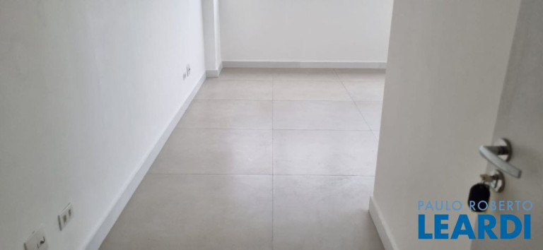 Imagem Sala Comercial à Venda, 37 m² em Vila Assunção - Santo André Imagem Sala Comercial à Venda, 37 m² em Vila Assunção - Santo André