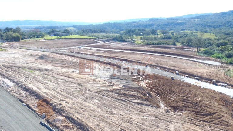 Imagem Terreno à Venda, 360 m² em Archimedes Naspolini - Criciúma