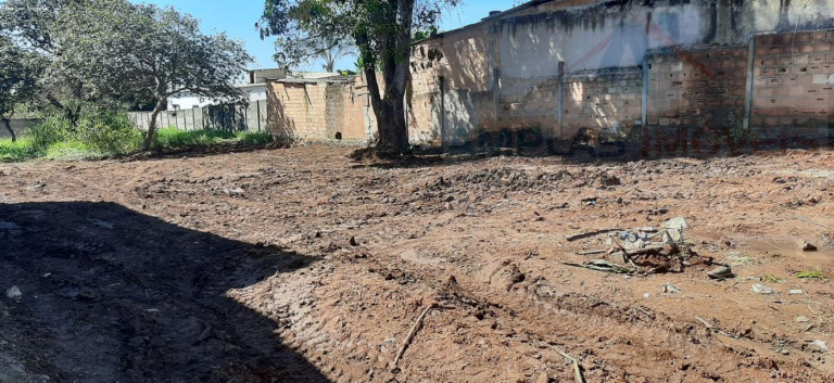 Imagem Terreno à Venda, 450 m² em Vila Suzana - Mateus Leme