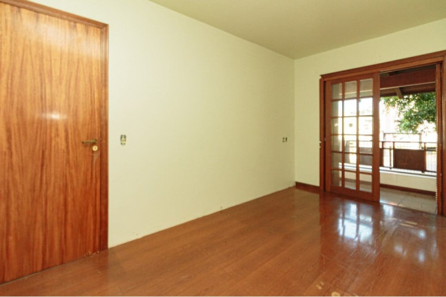 Imagem Casa com 3 Quartos à Venda, 380 m² em Rubem Berta - Porto Alegre Imagem Casa com 3 Quartos à Venda, 380 m² em Rubem Berta - Porto Alegre