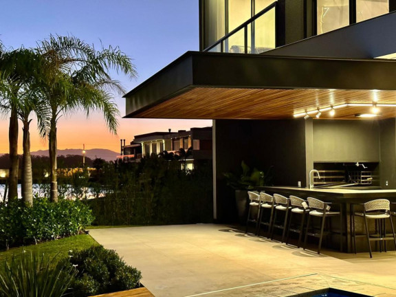 Imagem Casa com 5 Quartos à Venda, 450 m² em Centro - Capao Da Canoa Imagem Casa com 5 Quartos à Venda, 450 m² em Centro - Capao Da Canoa