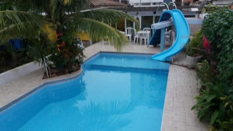 Casa com 4 Quartos à Venda, 475 m² em Vila Guilhermina - Praia Grande